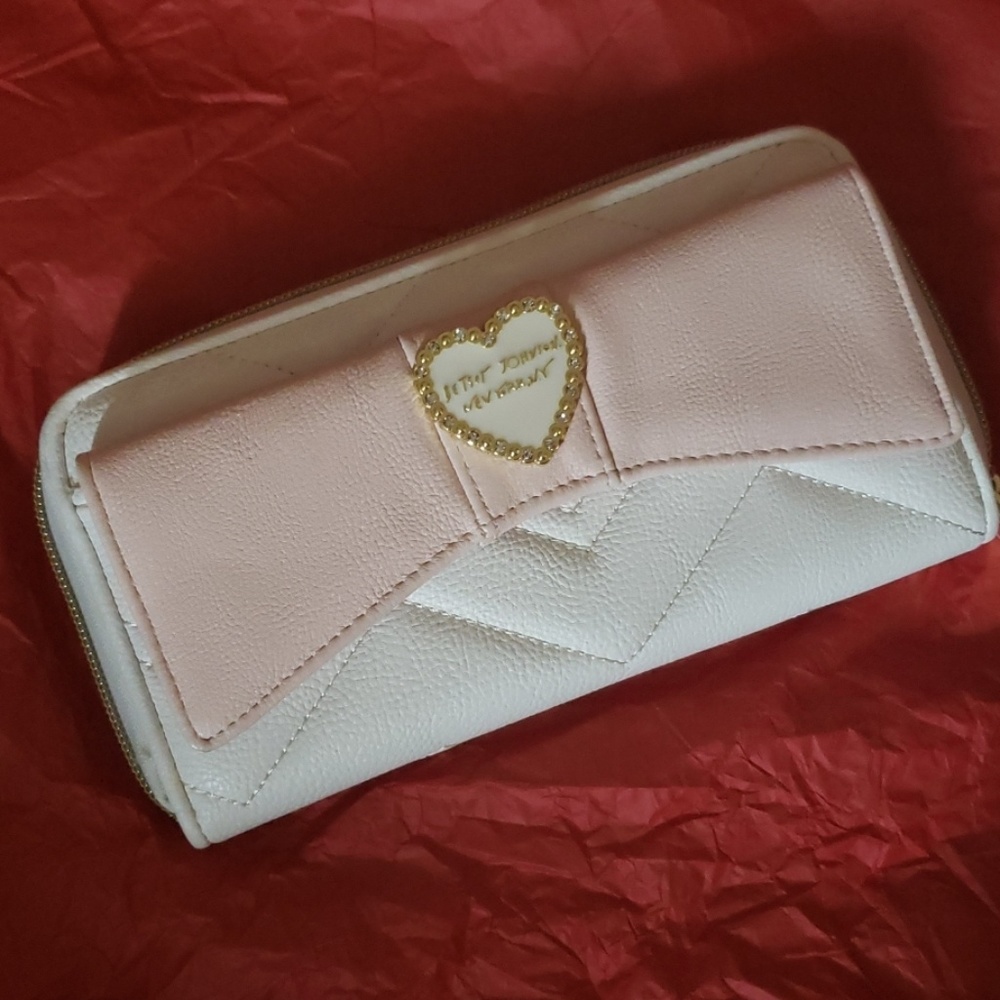 Betsy Johnson wallet Brand New